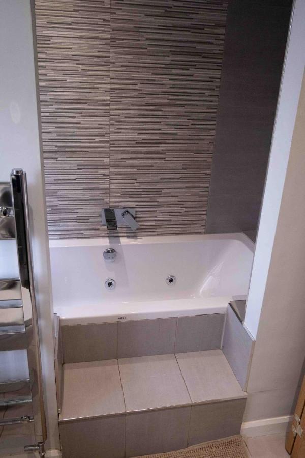 Cross Lane Cottage Pudsey Bagian luar foto