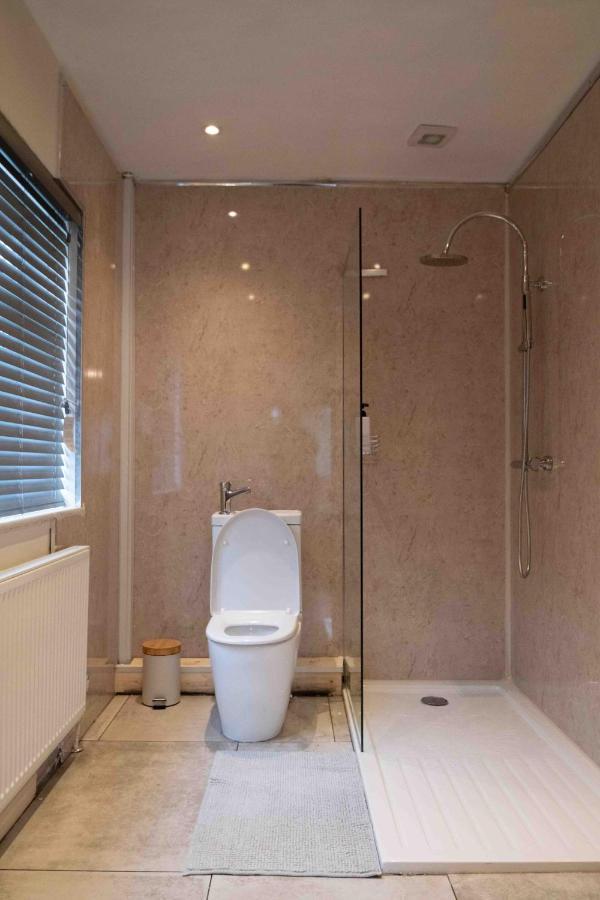 Cross Lane Cottage Pudsey Bagian luar foto