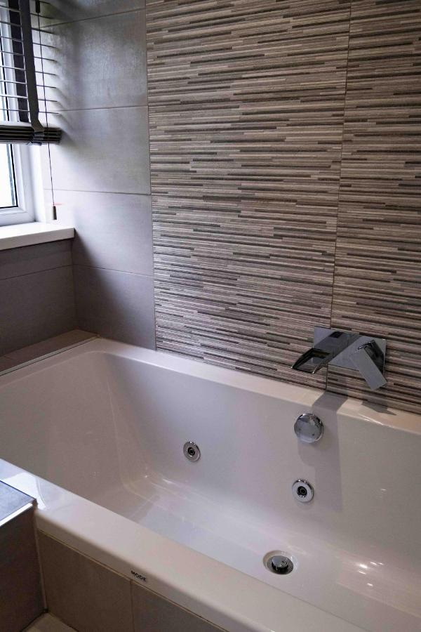 Cross Lane Cottage Pudsey Bagian luar foto